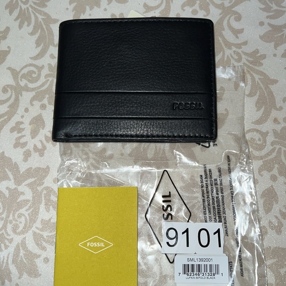 NWT Men’s Black Leather Wallet - Picture 7 of 8